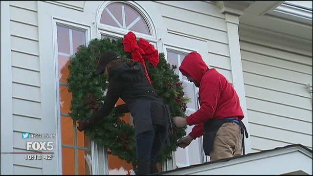 Decorating homes for the holidays | Jen at Work
