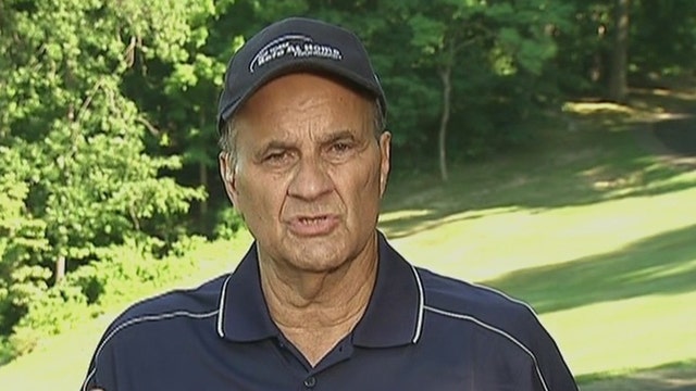 Joe Torre pushes Albany for sports betting measures