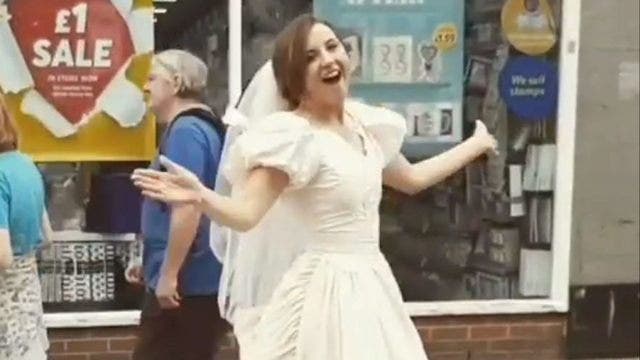 Single woman celebrates making it 'all this way without marrying'