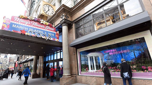 Macy's opening hour earlier on Thanksgiving