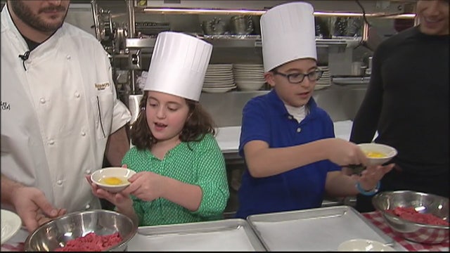 10-year-old twins granted wish to cook at restaurant