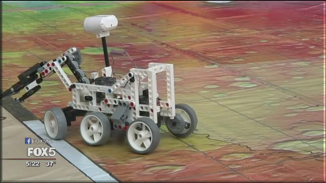 Mars rover engineer wows kids on Long Island