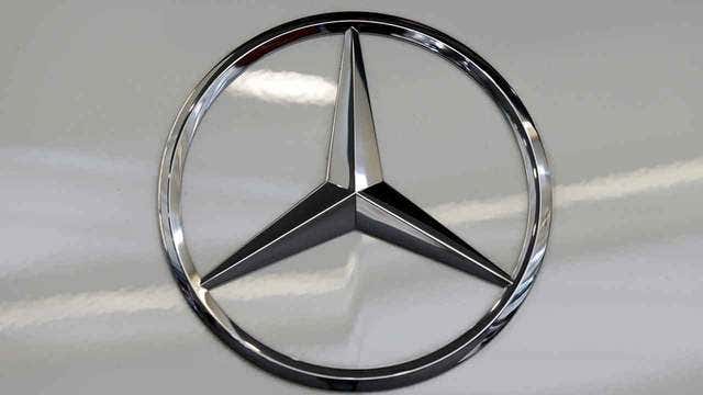 Mercedes issues recall; air bags can inflate without crash