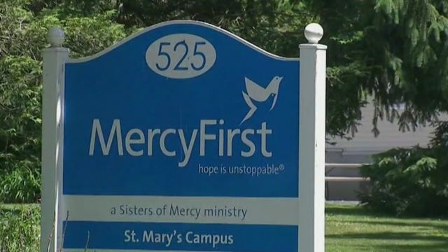 Hundreds of separated migrant children remain in New York