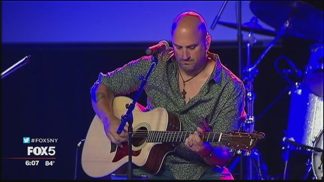 Billy Joel band member Mike DelGuidice plays benefit show