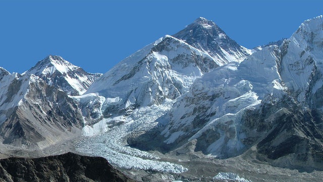 Mount Everest is covered in trash and a few bodies