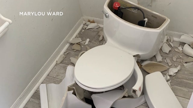 Lightning strike causes Florida home's toilet to explode
