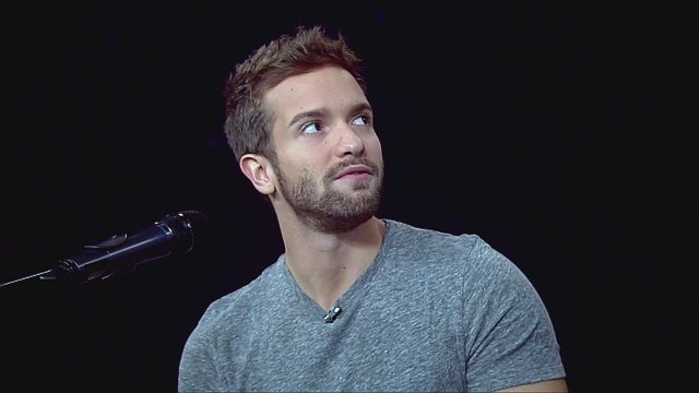 Pablo Alboran performs 'Remember Me'