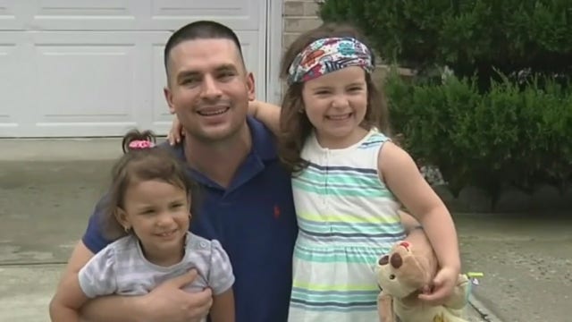 Delivery worker Pablo Villavicencio thanks supporters after release from ICE detention