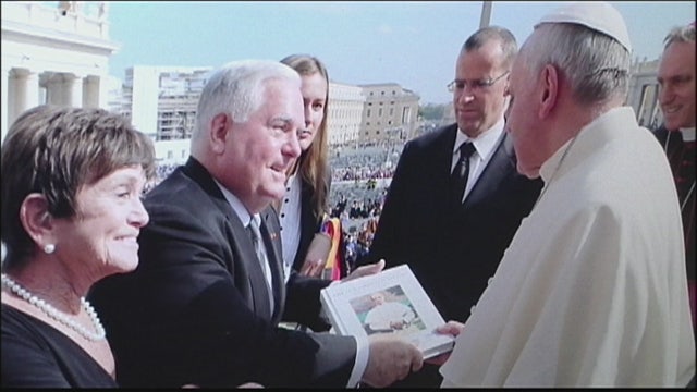 Etiquette when meeting Pope Francis