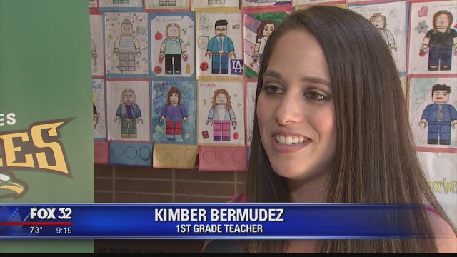 Passengers give teacher hundreds of dollars after hearing about her students