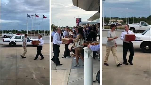 Pilot buys pizza for 159 passengers after flight is diverted