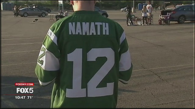 Sports jersey rental subscription service for fans who like variety