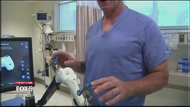Knee-replacement surgery with a robot's help