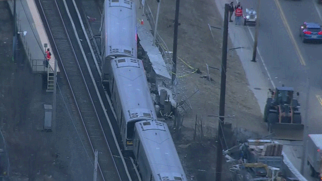 Heavy delays following deadly LIRR, truck crash