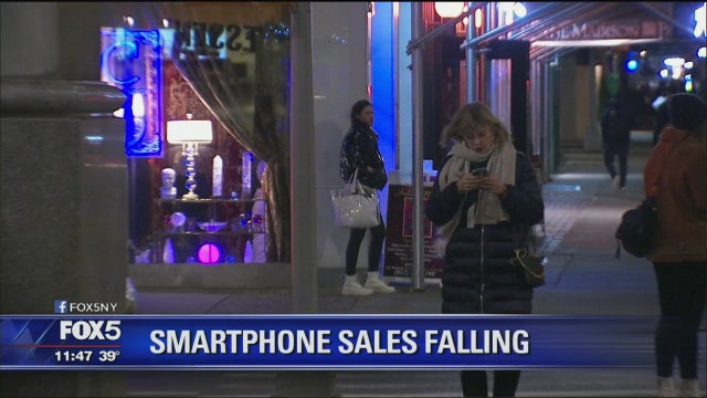Smartphone sales on the decline, study