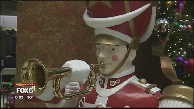 Super Saturday draws last minute shoppers with great deals