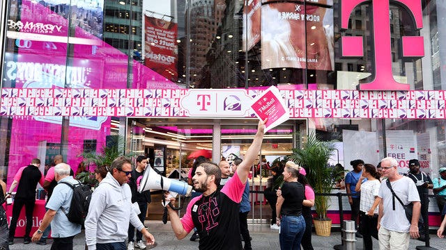 New York City sues T-Mobile for tricking customers