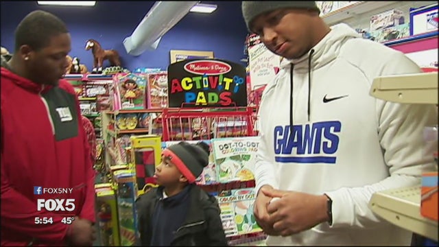 Long Island kids go on shopping spree with cops, Giants players