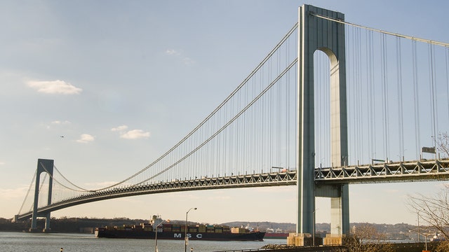 Verrazano-Narrows Bridge is spelled wrong