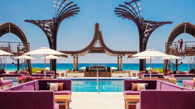 Resort wants to pay someone to take a year-long vacation