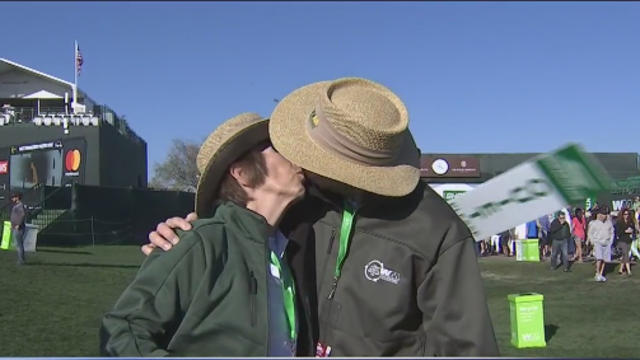 Couple honeymooned at WM Open, returns for 50th anniversary