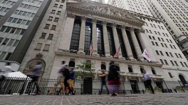 US stocks fall sharply as US-China trade war escalates