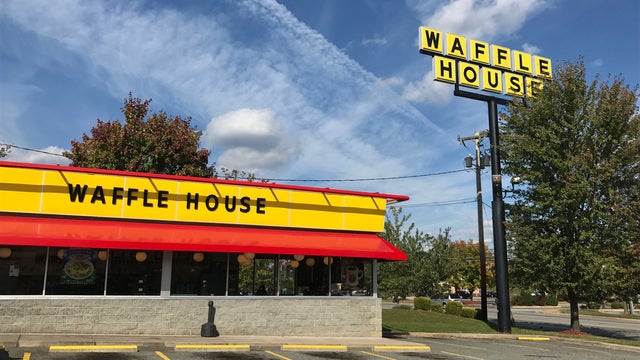 Waffle House offering romantic Valentine's Day date night