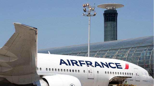 France will implement an 'ecotax' on plane tickets