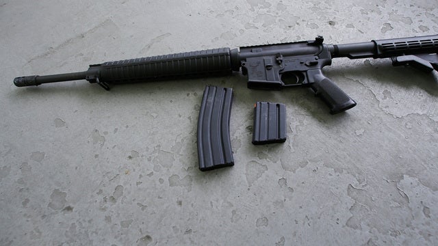 Wal-Mart to stop selling AR-15s and similar weapons