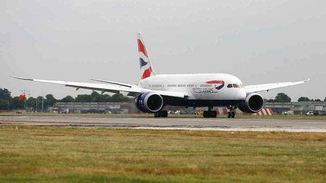 Computer outage grounds hundreds of Bristish Airway flights