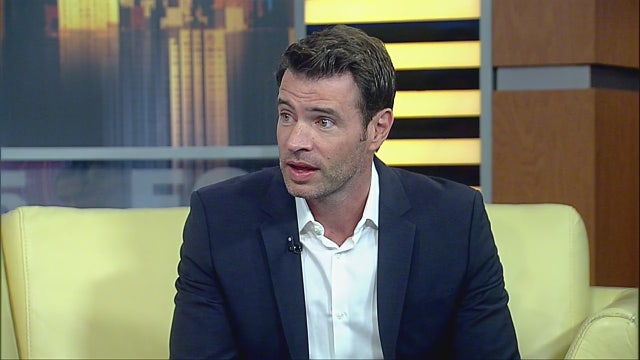 Scott Foley on kissing Kerry Washington