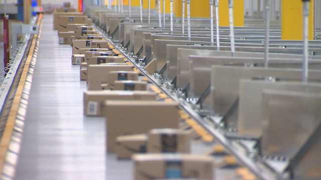 Amazon struggling to delivery packages on time
