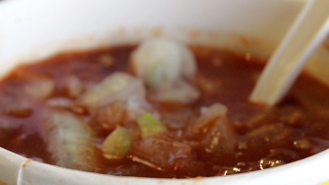 School cook who added kangaroo meat to chili loses job