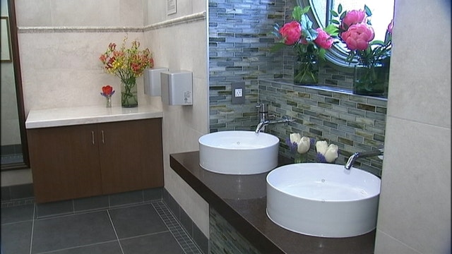 Posh public bathroom pops up in NYC with fresh flowers, art