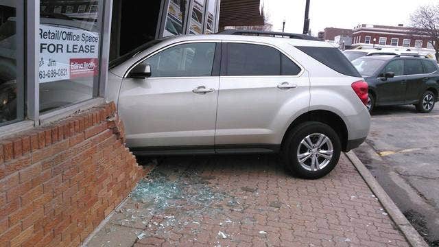 Minnesota teen drives into building during license exam