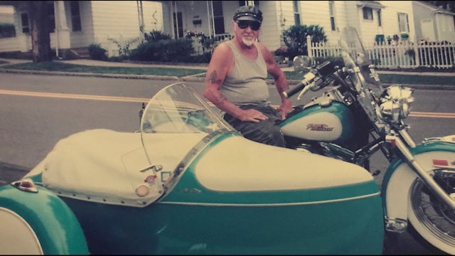 Motorcycle lover to be buried in his Harley-Davidson sidecar