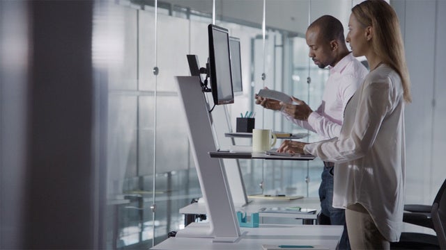 Chair alerts company how long employees sit