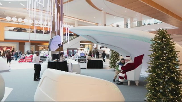 LI mall faces backlash after changing annual Christmas display