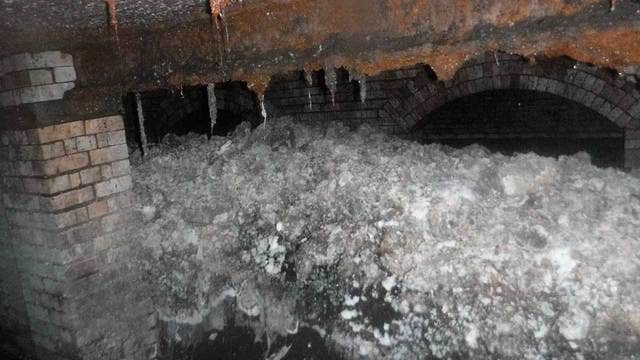 'Don't feed the fatberg': Huge fat mass blocks English sewer
