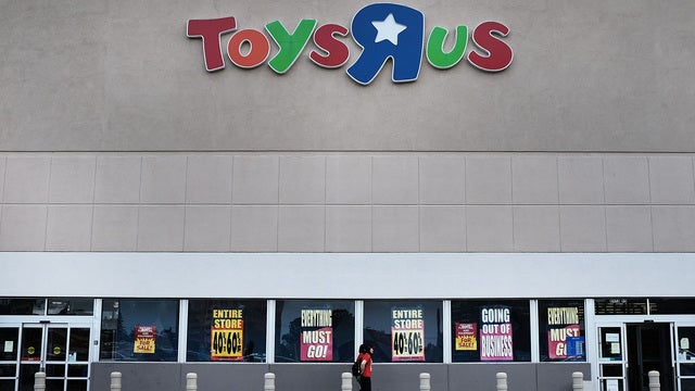 Former Toys  R Us workers to split $20M in hardship fund