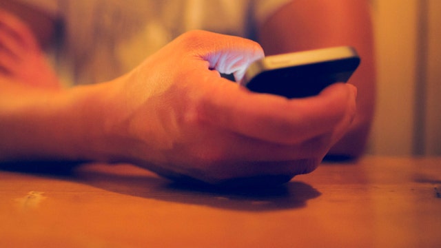 Sunscreen, swipe right: Tinder adds spring break mode