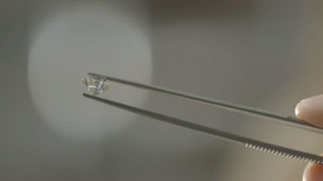 De Beers to market lab-grown diamonds