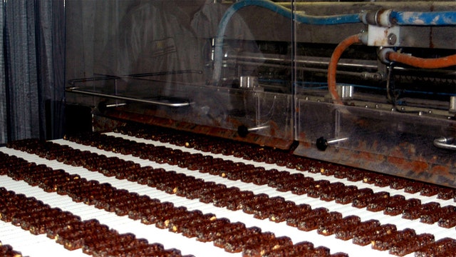 Mars recalls candy bars in 55 countries after plastic find