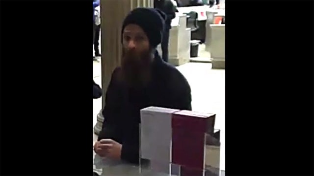 Police: Man smashed glass bottle on NYC museum guard's head