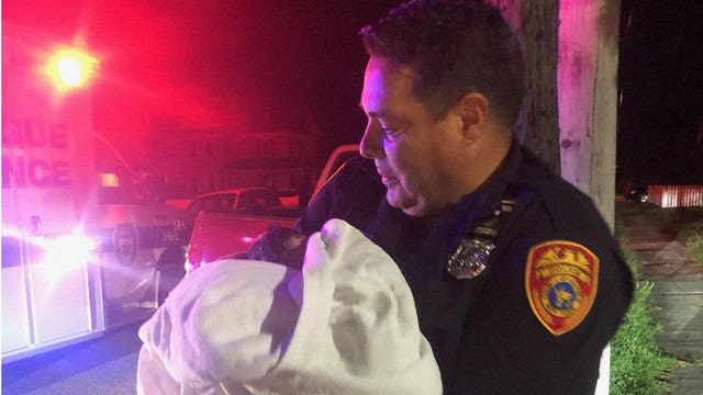 Police officer helps deliver baby
