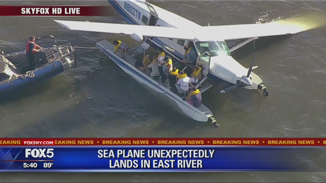 Sea plane makes landing in East River