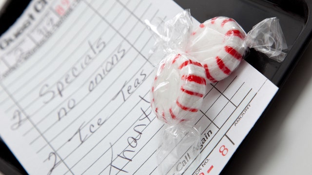 Man leaves anonymous $1,000 tip for college-bound waitress