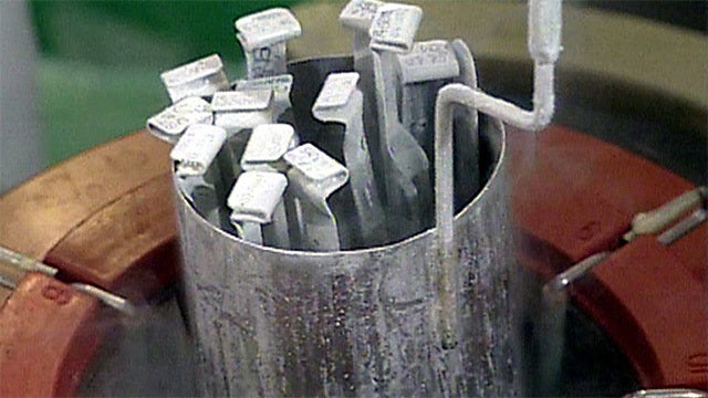 Deputy inhales liquid nitrogen while rescuing woman