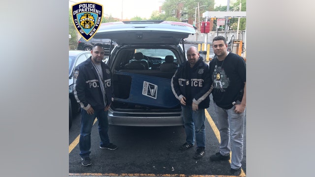 NYPD: Thief stuffed entire mailbox into minivan